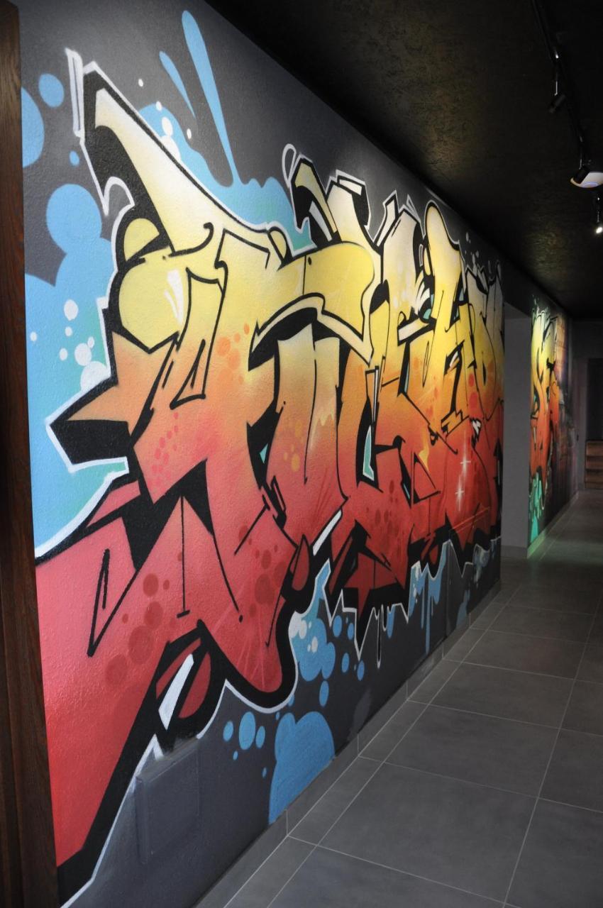 Full House Capsule Hostel Rivne Exterior foto