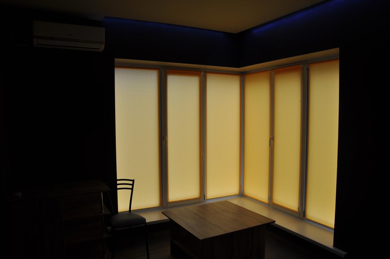 Full House Capsule Hostel Rivne Exterior foto A traditional Japanese room with a shoji
